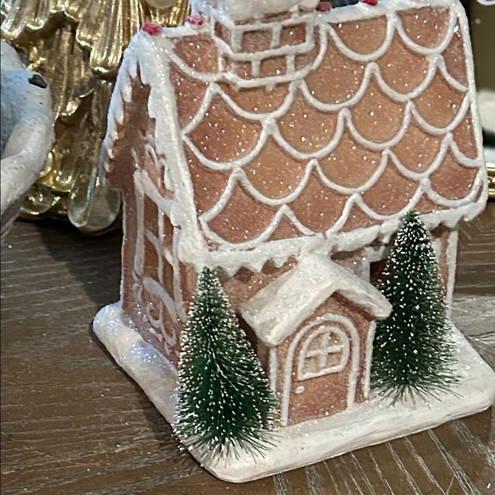 NEW! LIGHTED Christmas Holiday Gingerbread Cottage House - Picture 8 of 12